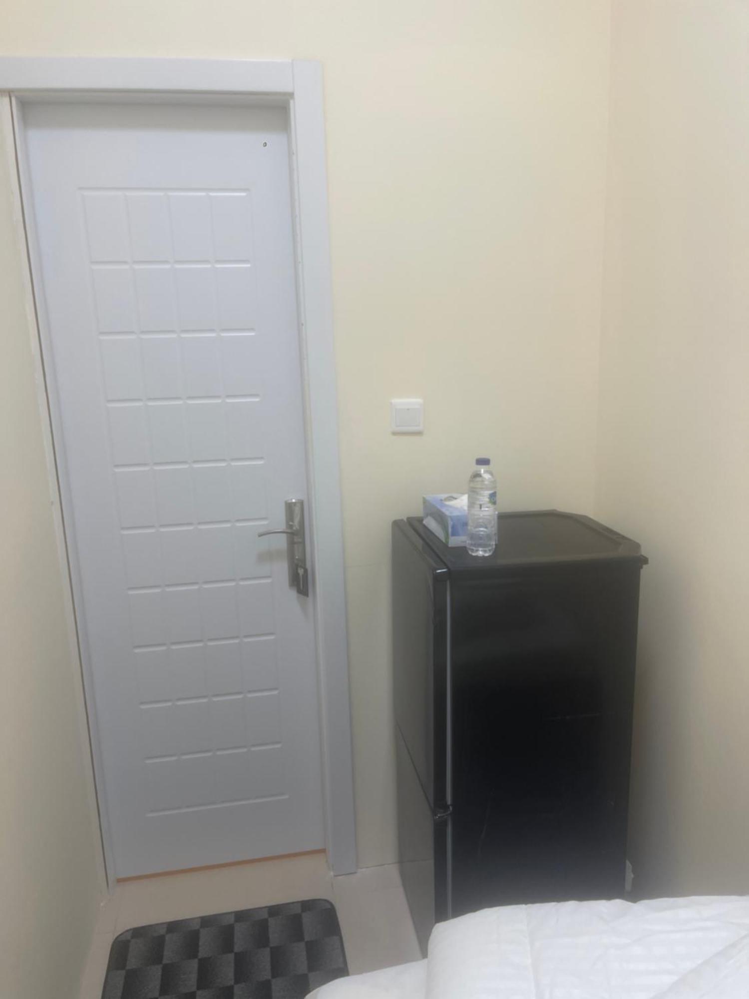 Four Stars Hostel Dubai Exterior foto