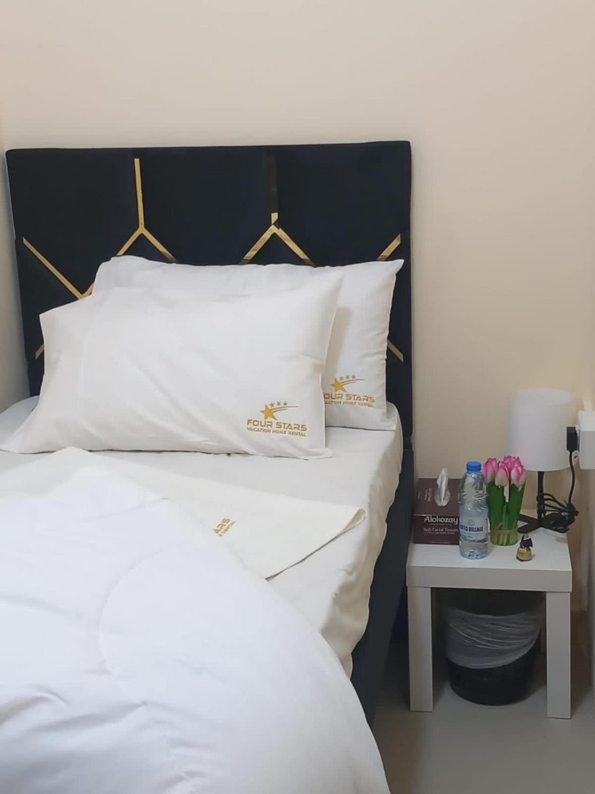 Four Stars Hostel Dubai Exterior foto